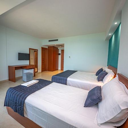 Hotel Borshi الغرفة الصورة