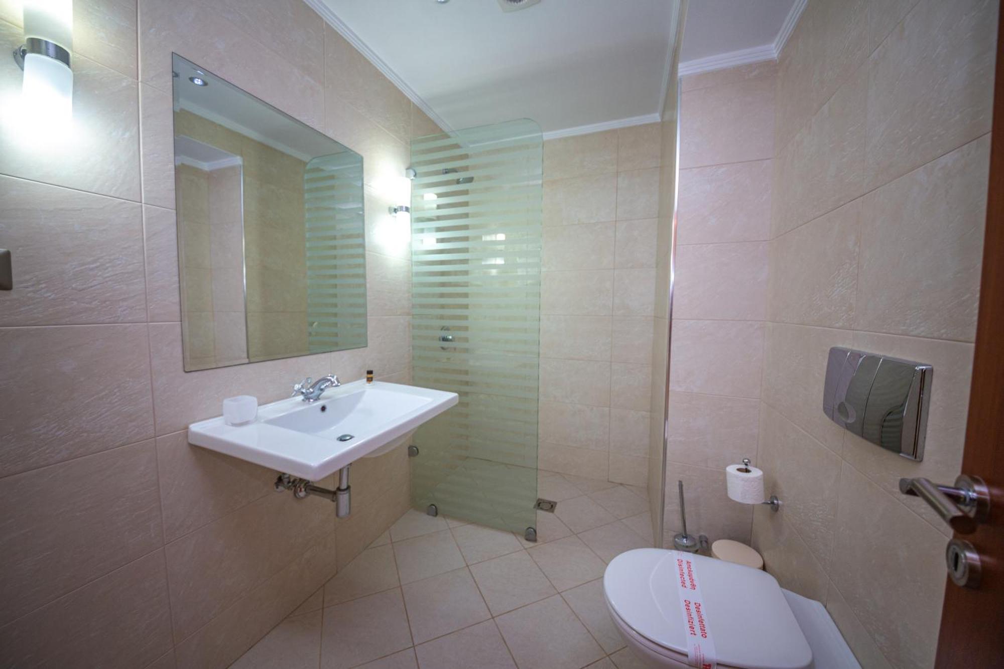 Hotel Borshi الغرفة الصورة